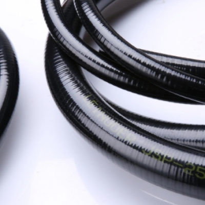 食品機(jī)械頻繁清潔，什么軟管耐沖又耐腐蝕？