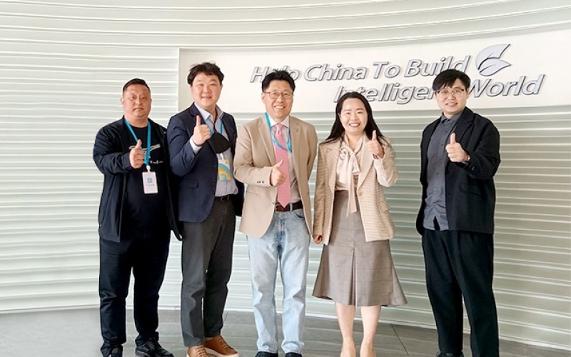 韓國X空調集團公司來(lái)訪(fǎng) 現場(chǎng)參觀(guān)并洽談合作