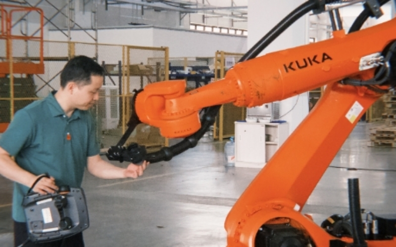 “機器人伸縮單元式管線(xiàn)包的安裝”介紹